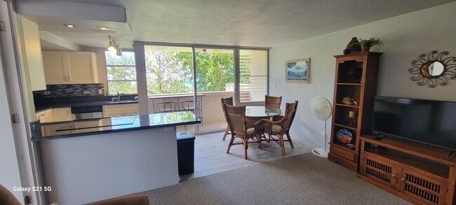 Building Photo - 84 Pukihae St