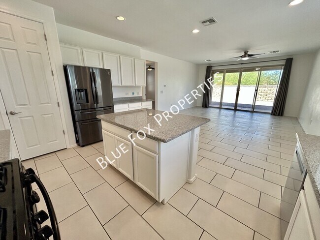 Building Photo - 7214 S Via Tierra Mesa