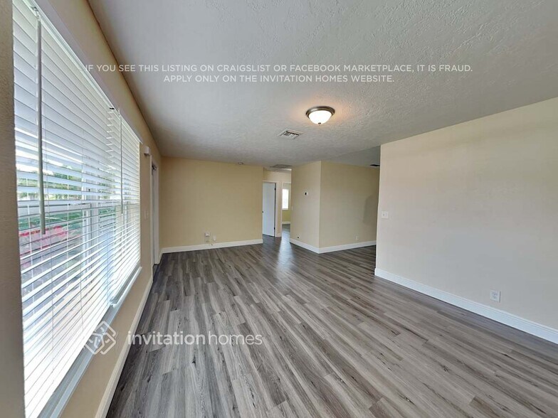 Building Photo - 4582 Carthage Cir N