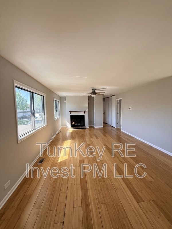 Building Photo - 722 Whitesail Dr
