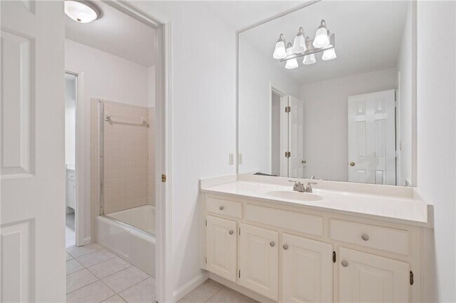 Building Photo - 80 Cliffcreek Trce NE