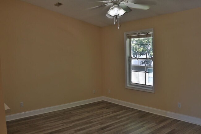 Building Photo - 4962 Grigsby Gate Way