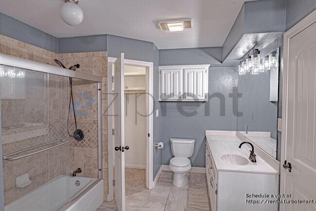 Building Photo - 10926 Mosswood Dr