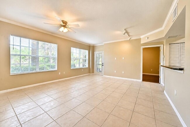Building Photo - 356 SE Rogers Ct