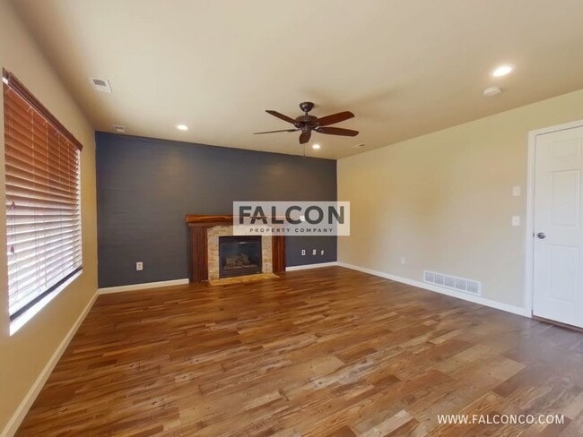 Building Photo - 16227 Windy Creek Dr