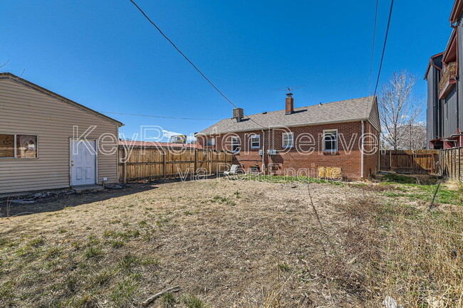 Building Photo - 1540 Zenobia St