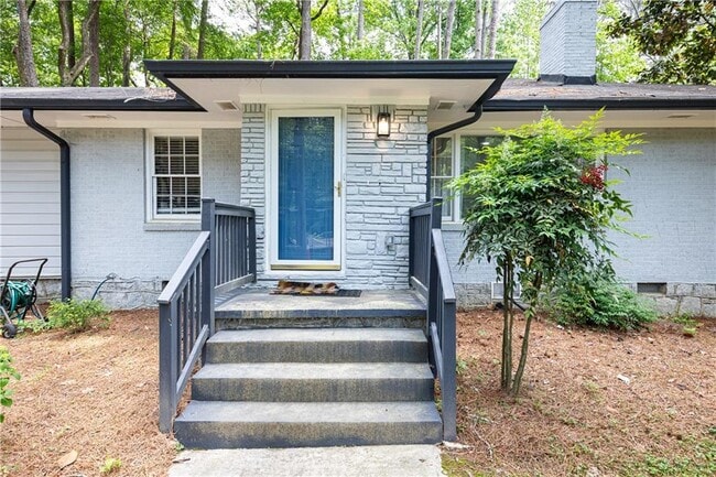 Primary Photo - 1443 Fama Dr NE