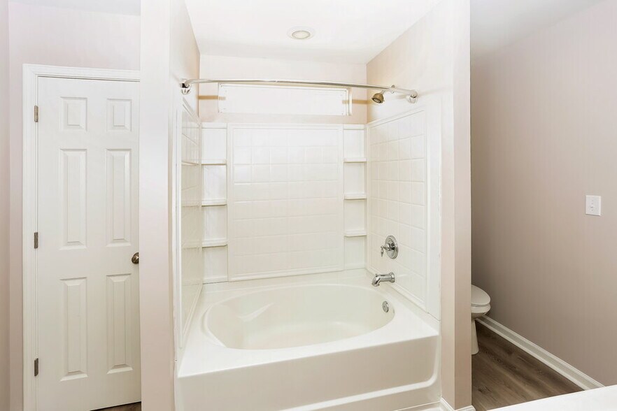 Building Photo - 2012 Quill Ct