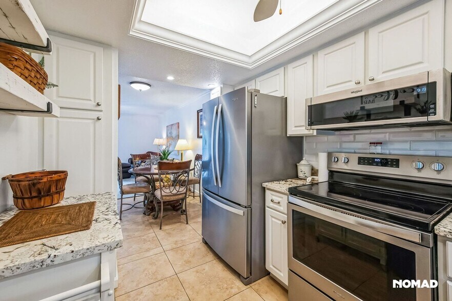 Building Photo - 104 Capri Isles Blvd