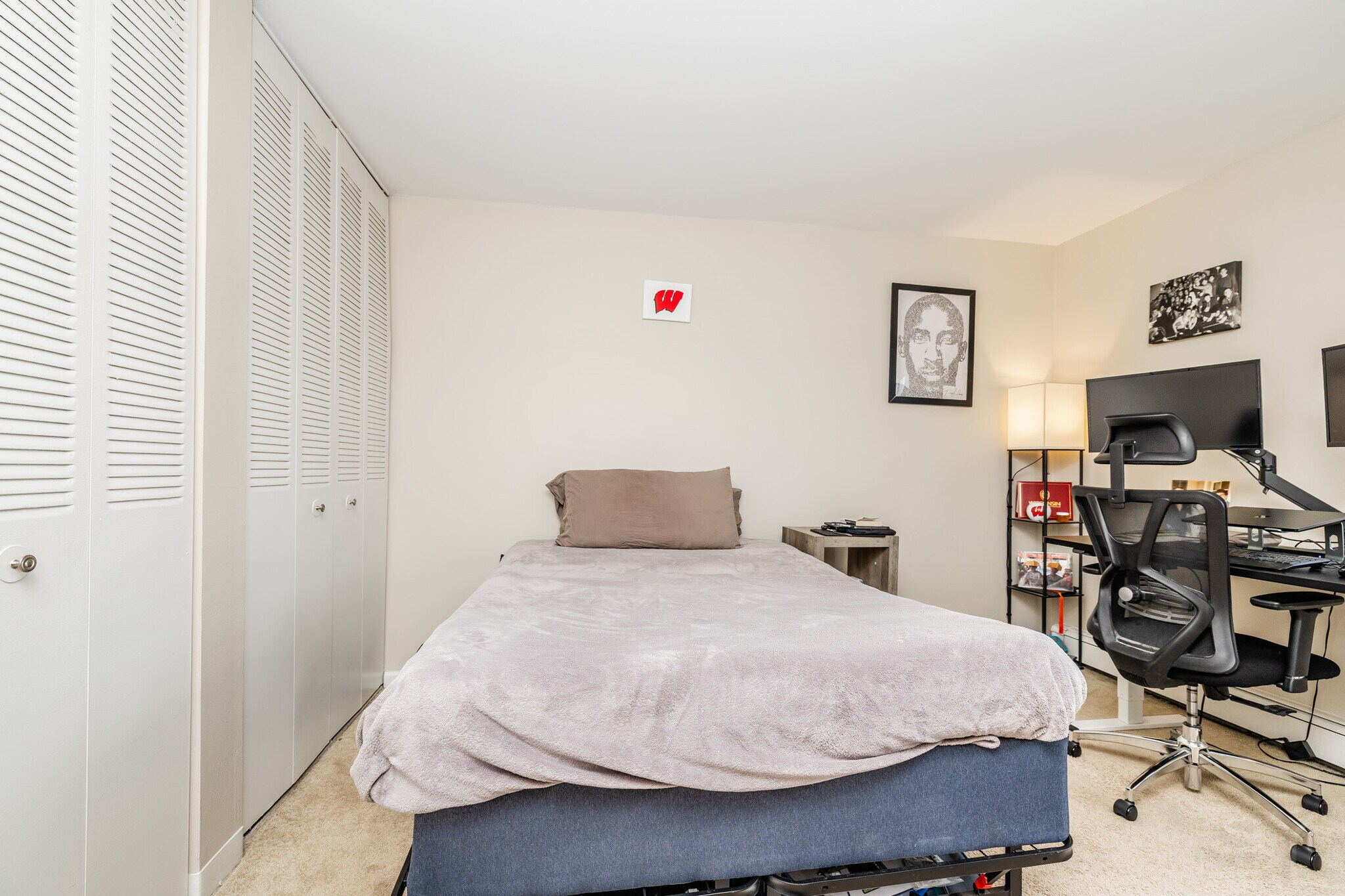 Bedroom 1 - 607 W Wrightwood Ave