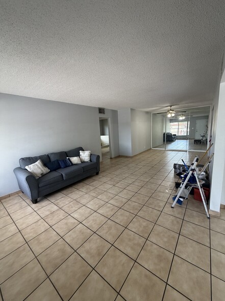 Building Photo - 12831 SW 43rd Dr