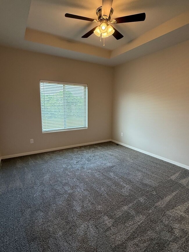 Building Photo - 2 Bedroom/2.5 Bath ranch townhome with 2 stall garage located in SE Lincoln