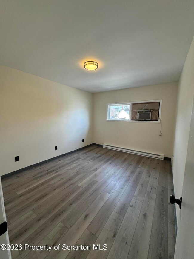 Building Photo - 615 3rd St