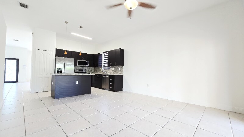 Building Photo - 14941 SW 26th Terrace