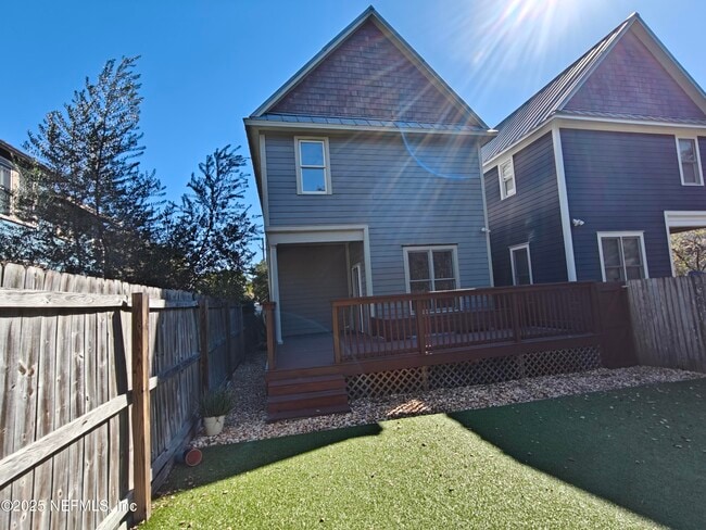 Building Photo - 1250 N Liberty St