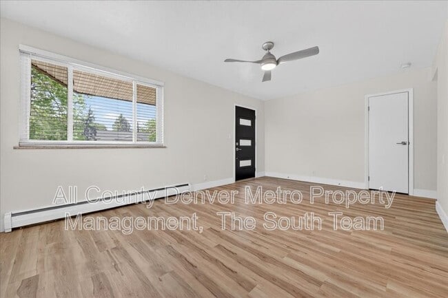 Building Photo - 9050 N Elm Ct