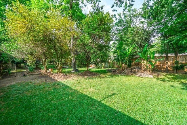 Building Photo - 10302 Woodwind Dr