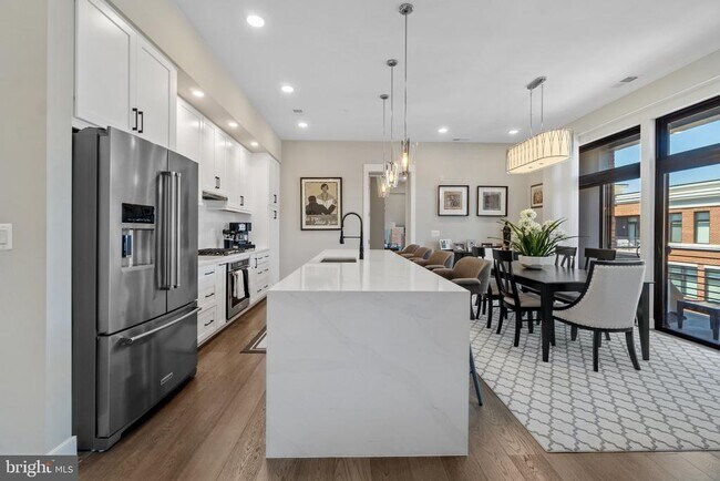 Building Photo - 5 Stationmaster St SE