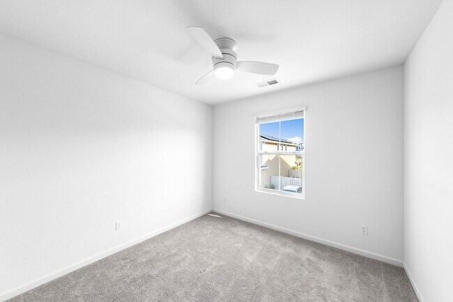 Building Photo - Citrus Heights AMAZING FLOOR-PLAN (Solar) ...