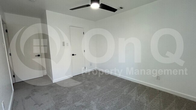 Building Photo - 1028 Aviary Dr