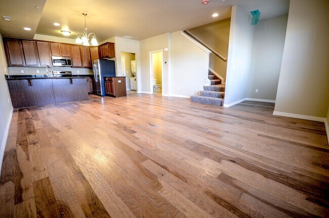 Building Photo - 3836 Manhattan Ave