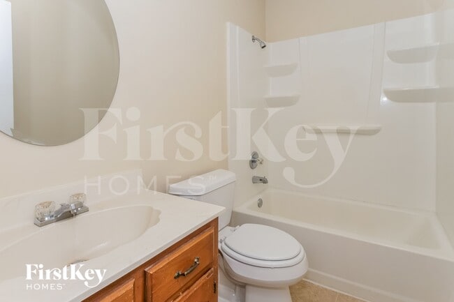 Building Photo - 3926 Oak Branch Cir W