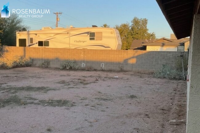 Building Photo - Charming 3-Beds, 1.25-Bath Single-Level Home in Apache Junction!