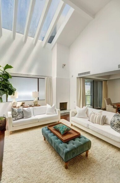 Living room with skylight - 1120 Granville Ave