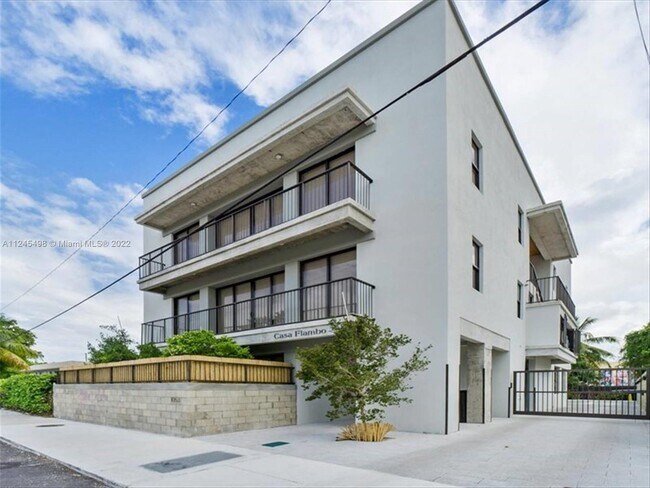 Building Photo - 1053 NW 29th St