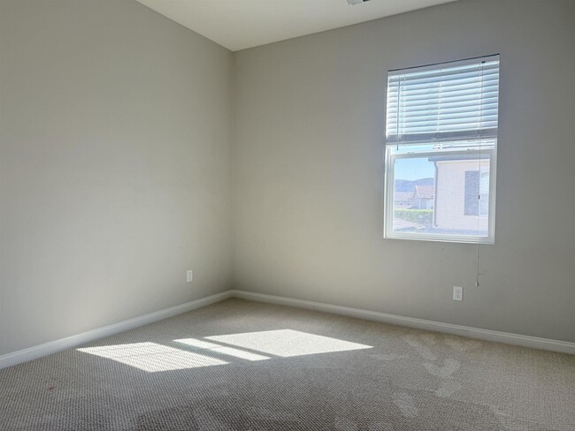 Building Photo - 2757 Overlook Point Dr