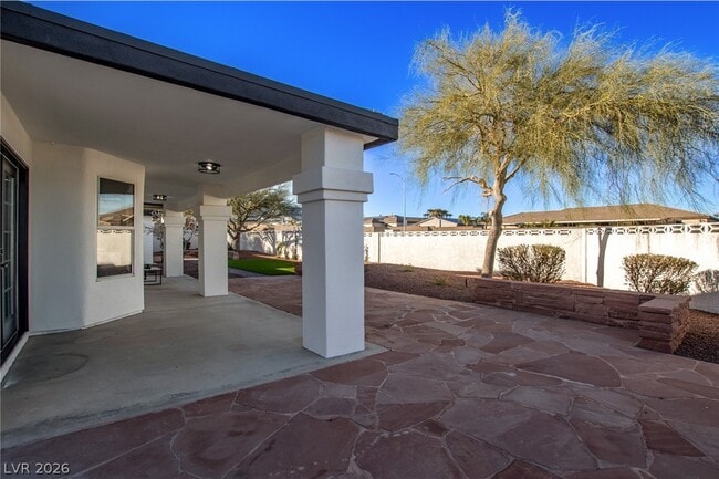 Building Photo - 4785 N Grand Canyon Dr