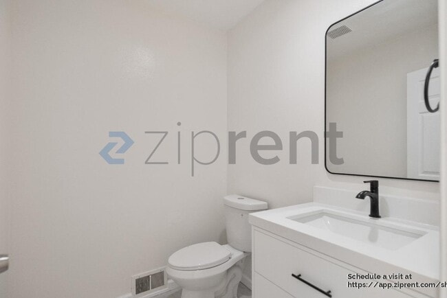 Building Photo - 14927 Jerries Dr