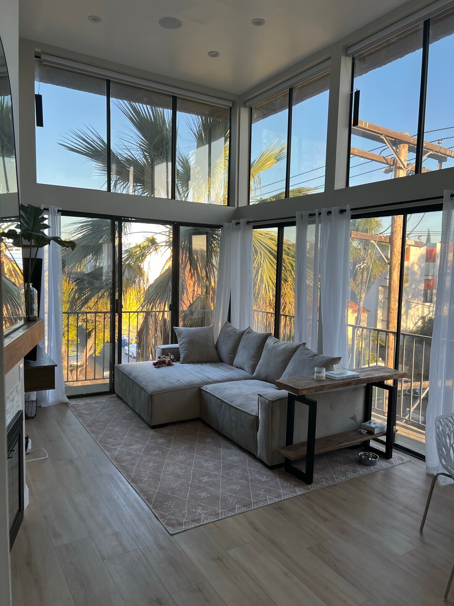 Living room - 869 S Wooster St