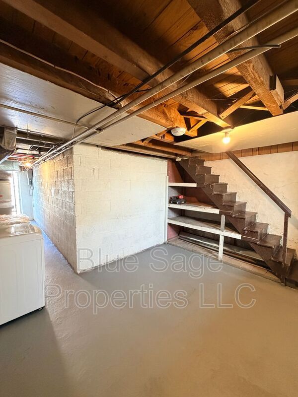 Building Photo - 66 Folcroft Ave