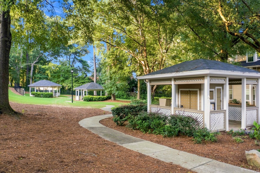 Gazebos/Green Area - 6425 Pinebark Way