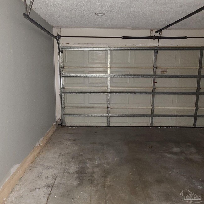 Building Photo - 325 Mirabelle Dr