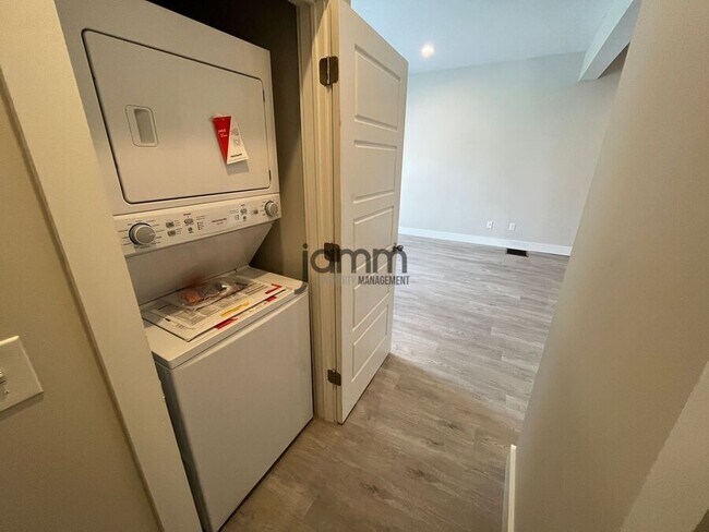 Building Photo - 1966 Randall Rd