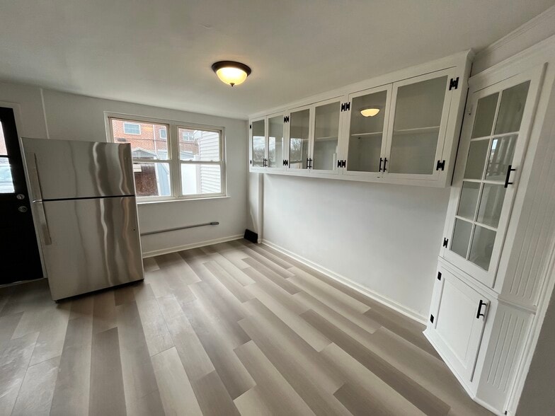 Dining Area - 105 Church St