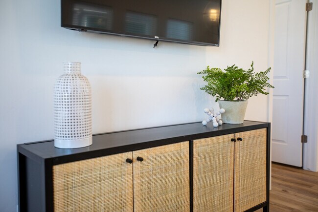 Building Photo - 642 E 460 S