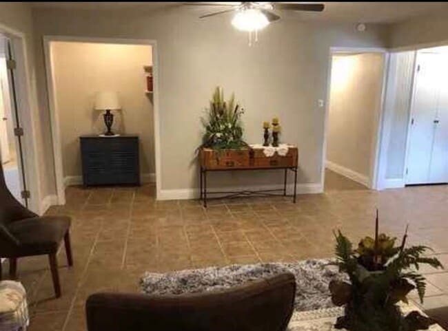 Building Photo - 145 Henna