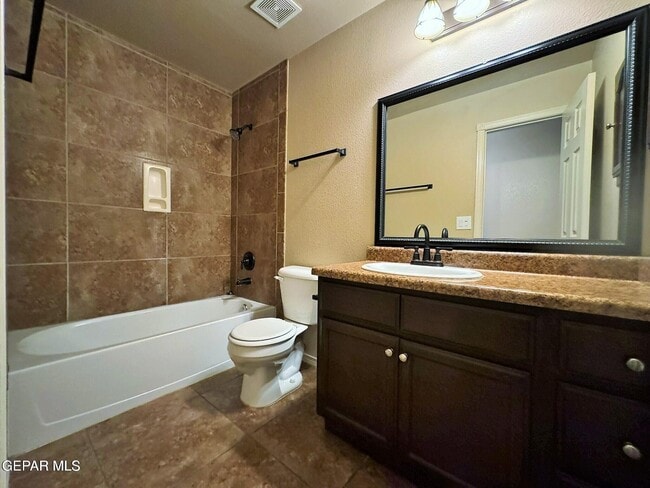 Building Photo - 13981 Sandy Rock Dr