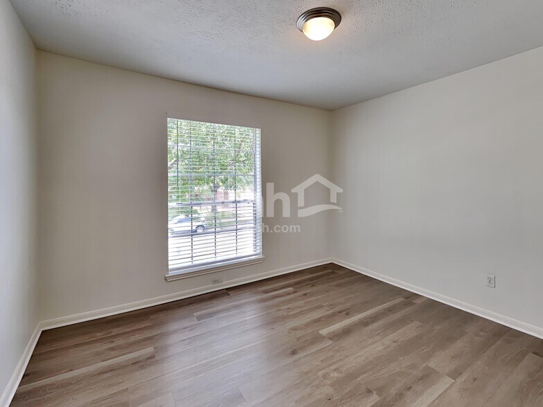 Building Photo - 19402 Misty Cove Dr