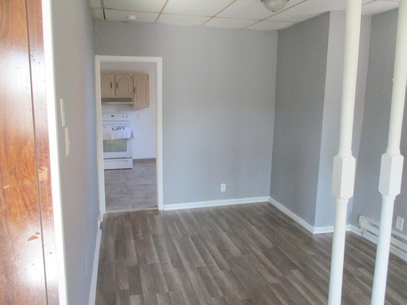 Building Photo - 338 Maplewood Ave