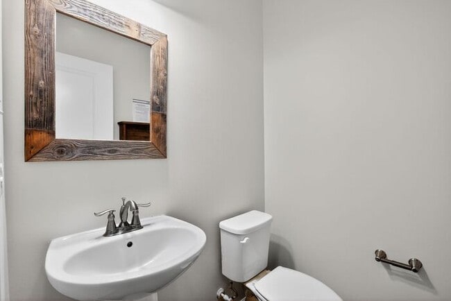 Building Photo - 108 Pollen Dr