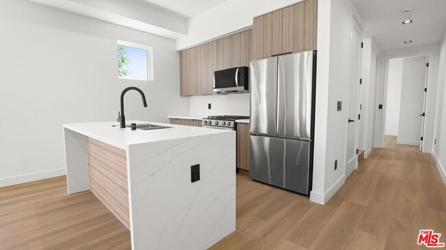 Building Photo - 10844 Peach Grove St