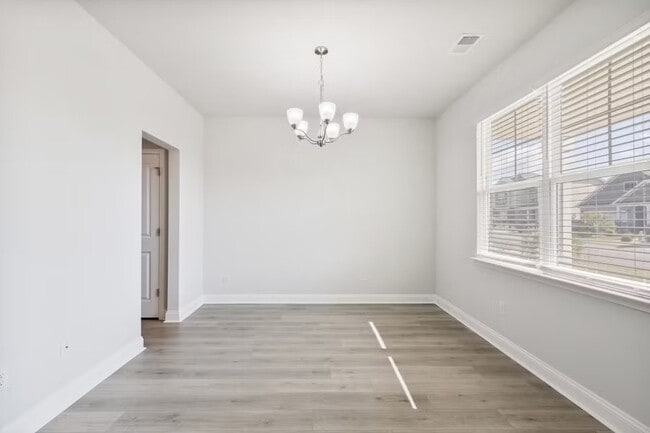 Building Photo - 2053 Ainsley Dr