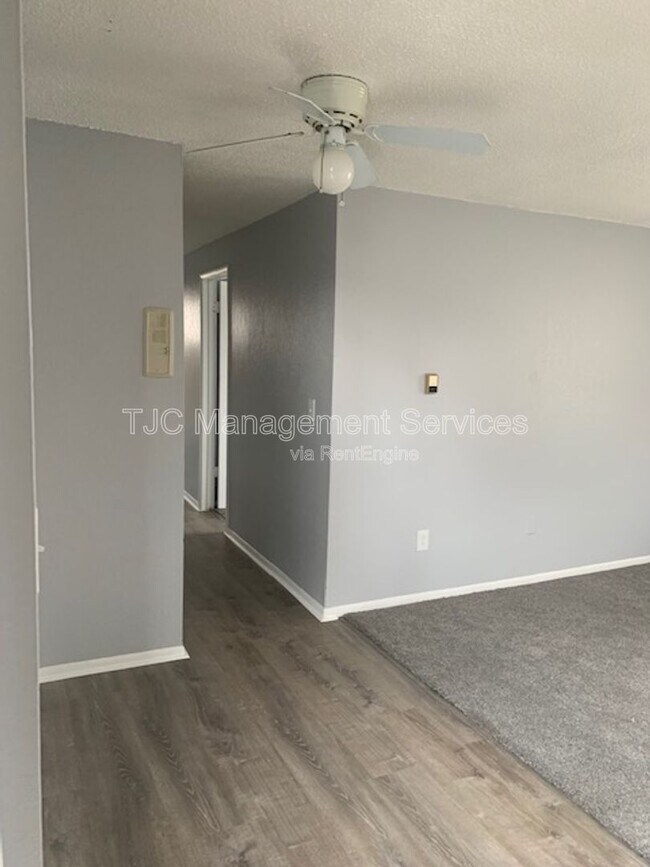 Building Photo - 1138 Corona St