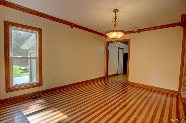 Building Photo - 5880 Draudt Rd