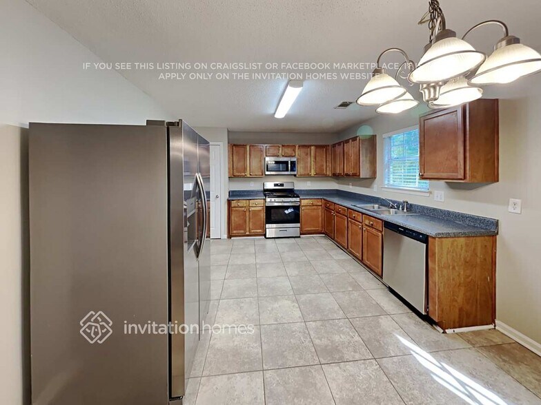 Building Photo - 258 Baywood Way