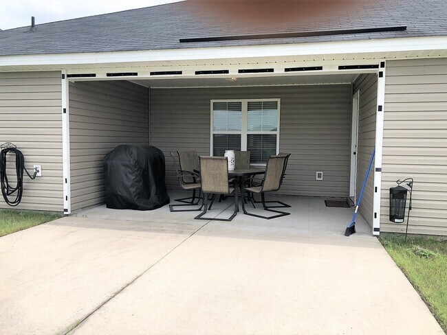Building Photo - 7054 Summerton Dr
